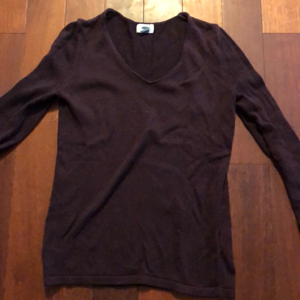 maroon sweater